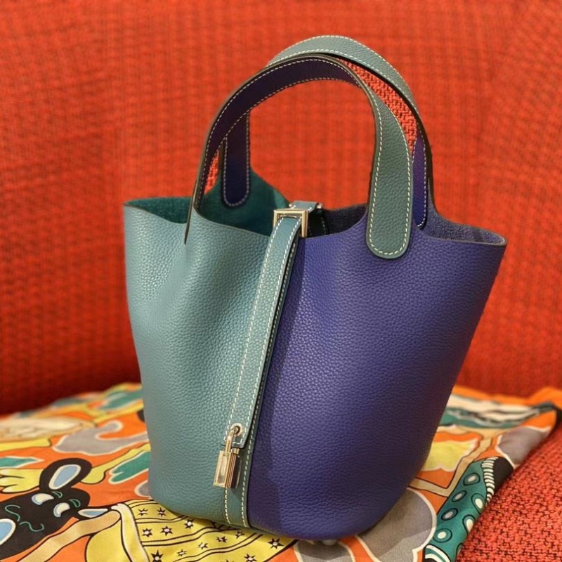 H**mes shopping bags